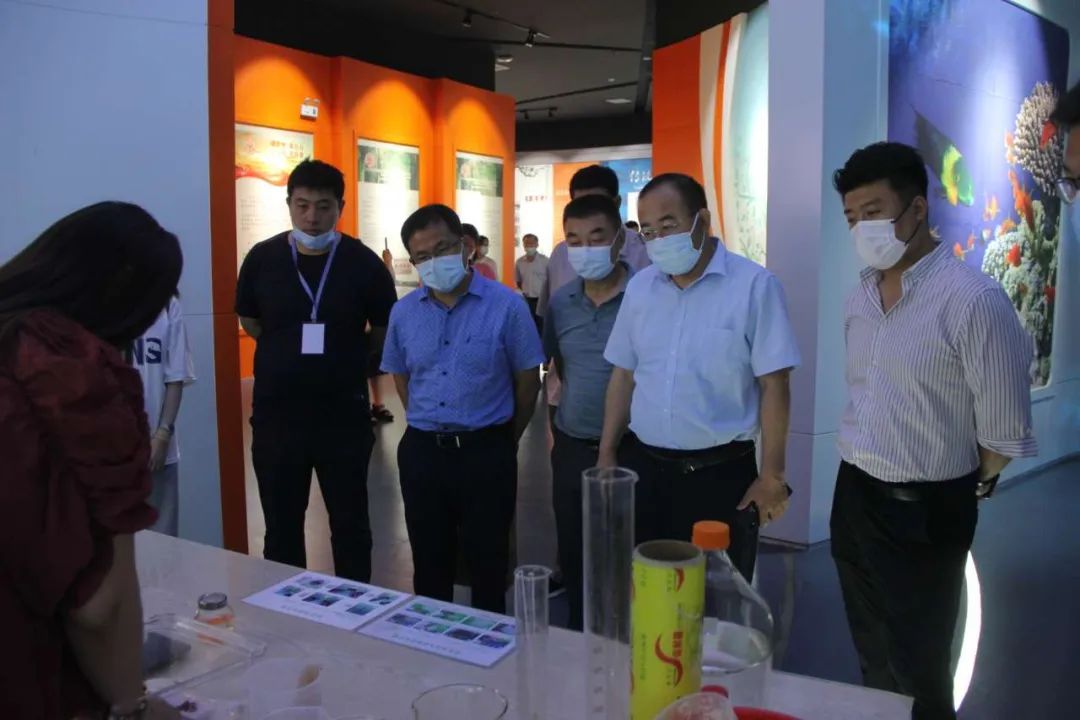 第二屆日照海洋生物產業高質量發展論壇專家來潔晶集團參觀