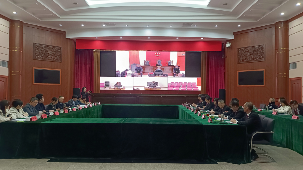 20241212潔晶集團總裁林成彬應邀參加日照市中級人民法院特邀監(jiān)督員座談會1 20241212潔晶集團總裁林成彬應邀參加日照市中級人民法院特邀監(jiān)督員座談會1